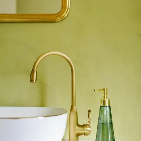 Apartman With Private Parking Free Póla