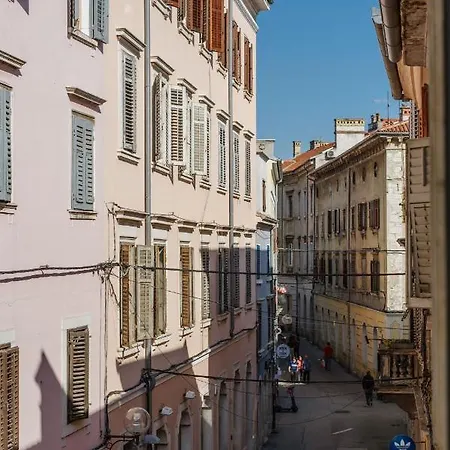 Apartmán With Private Parking Free