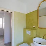 With Private Parking Free Appartement Pula