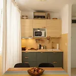Appartement With Private Parking Free
